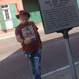 Meet your Posher, Chris